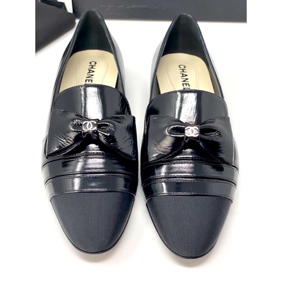 CHANEL black patent  leather bow loafers flats EURO 37.5/USA 7.5 - Picture 4 of 16